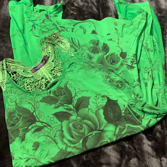 Rose tank top - Picture 7 of 8